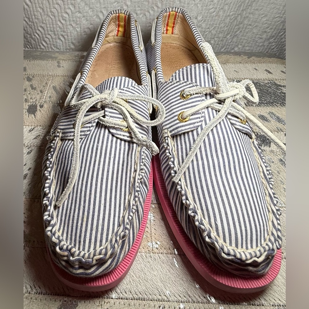 Sperry Top-Sider Striped Seersucker Boat Shoes Pink Sole 9.5